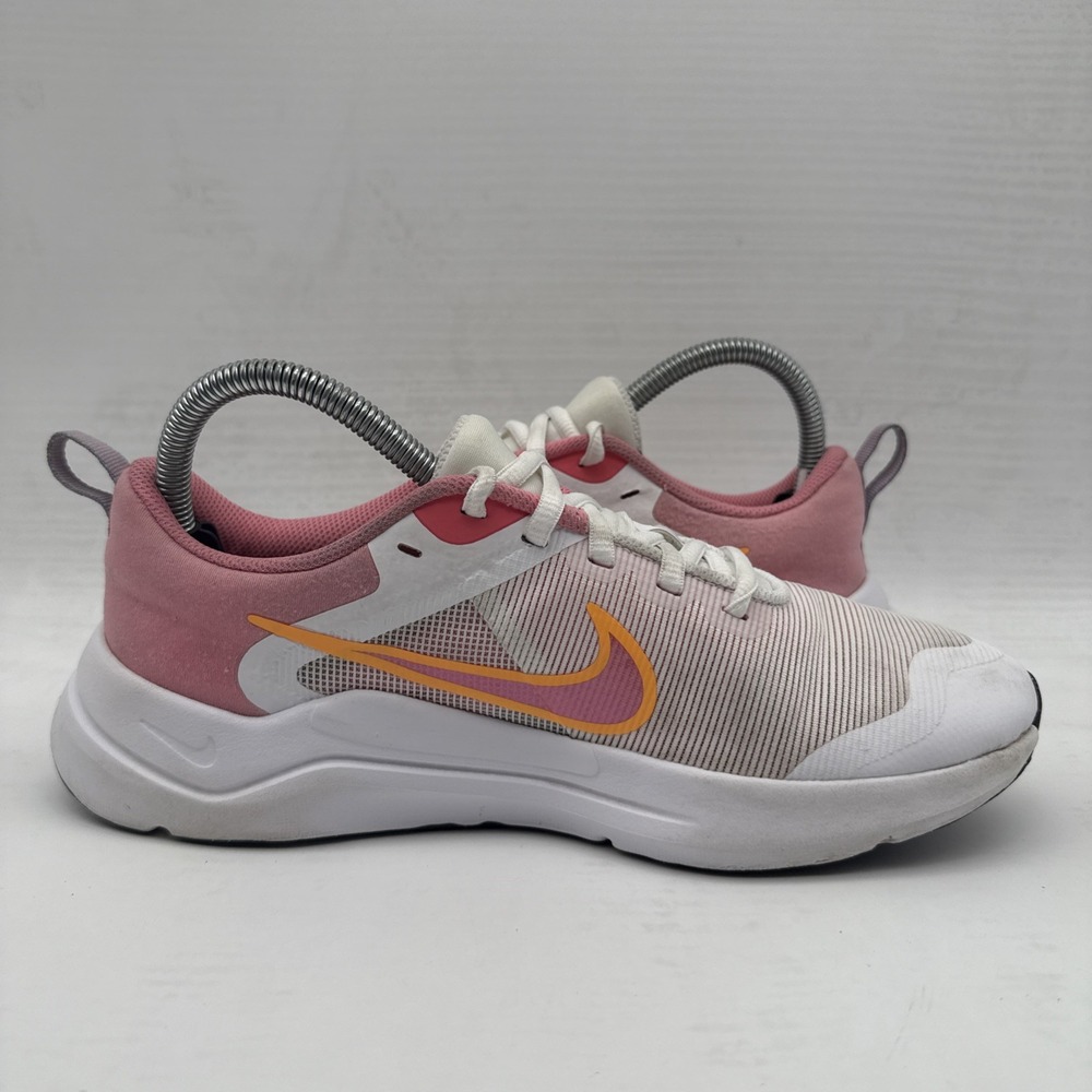 Nike Girls/Youth Grade School Downshifter 12 Running Shoes Size: 6Y (DM4194-100) - Picture 3 of 16